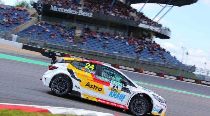 Josh Files gewinnt erstes Rennen der ADAC TCR Germany