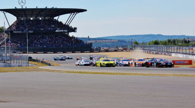 Audi-Duo Salaquarda/Stippler siegt im Sonntagsrennen auf dem Nürburgring